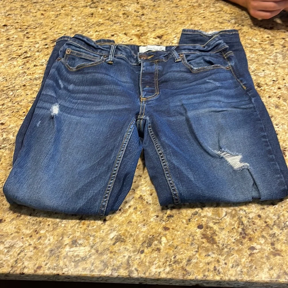 Dark Wash Distressed Relaxed fit Jeans Maurice’s - Picture 4 of 4